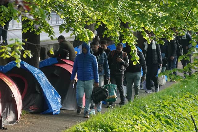 A statement from the Government said: “The purpose of the operation is to ensure the safe movement of people seeking international protection from the tents on the Grand Canal to International Protection Accommodation Service (IPAS)-designated accommodation.