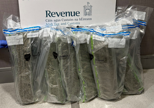 The illicit drugs, which have an estimated value of €285,000, were seized on Wednesday