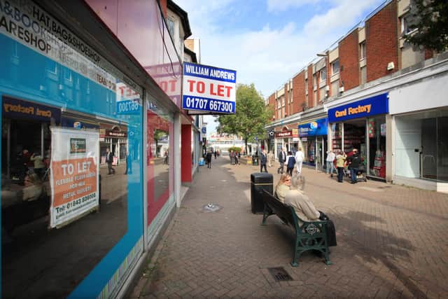 Funded by Pobal and carried out by the ESRI, the study found that in 2019, there was a 35 percentage point gap between deprivation of those who grew up in poverty compared to those in “very good” financial circumstances.