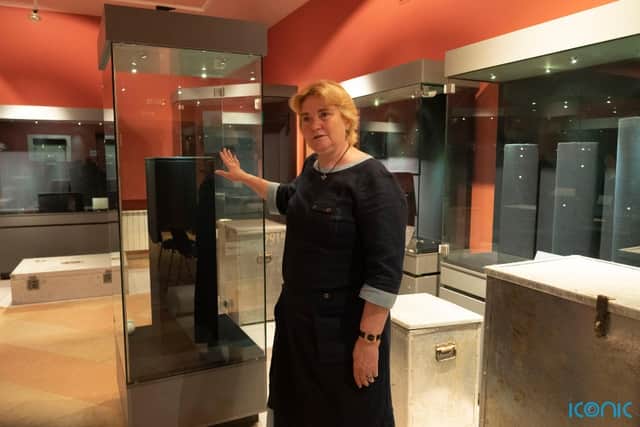 Fearing Russian troops would storm the city, she sought to confuse them by taking down the plaque on the museum’s entrance.