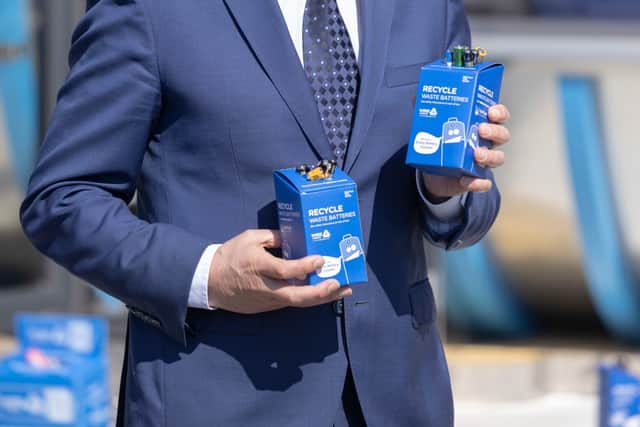 Data across all age groups shows a total of 16% of the population binning and 6% hoarding batteries, while the vast majority who do recycle them, use retailers (47%), recycling centres (17%), WEEE Ireland collection events (16%) and local schools (11%). 