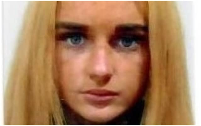 Hannah is described as being 5' 3" with a slim build. She has long blonde hair and blue eyes