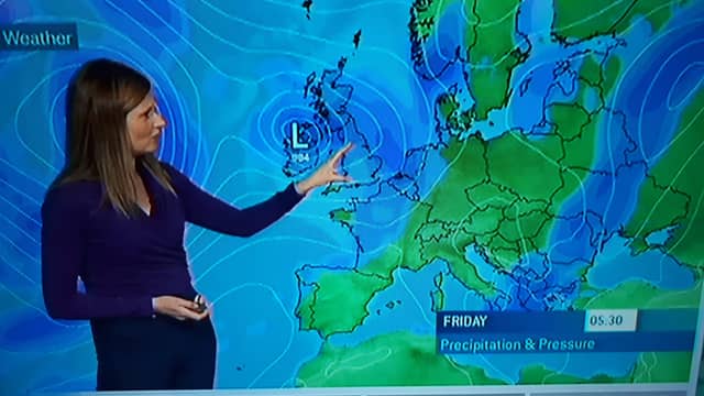 Michelle Dillon delivers the Met Éireann Hurricane Lorenzo weather forecast on RTÉ