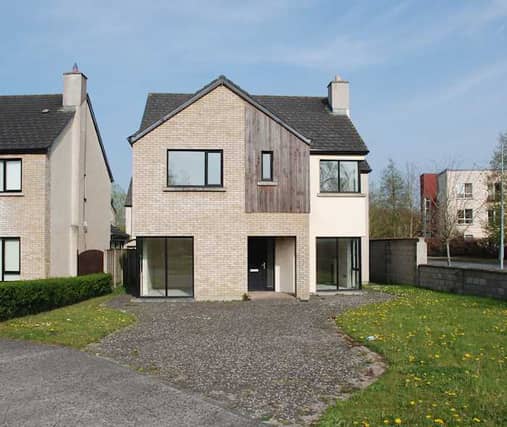 28 The Crescent, Castle Oaks, Carlow Town, Co. Carlow, R93 Y1E2