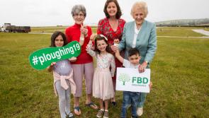 Over 40,000 white wristbands to be handed-out at Ploughing in Carlow for child safety 