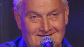 Fans and public figures pay tribute to late trad singer Séamus Begley 