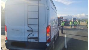 'Mind your bizz' say gardaí as snap-happy van driver caught red-handed at M50 crash scene