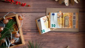 Christmas bonus 2025 will see one major group miss out as payments will double