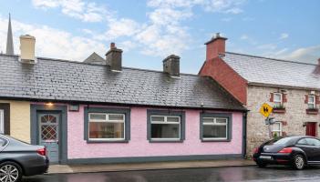 PICTURES: Pink bungalow former beauty salon lands on market in Carlow for &euro;235,000