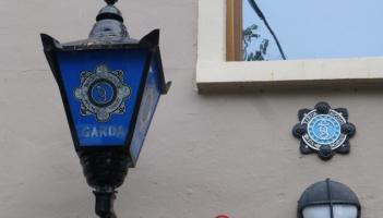 Man 'roaring and shouting' with a hammer demands cash from staff at a shop in Carlow Town