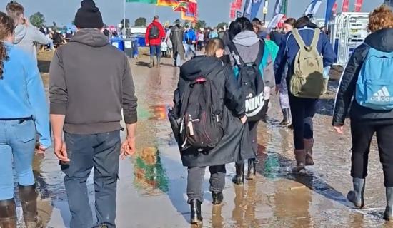 WATCH: Ploughing attendees slip and slide their way through muck in Tullamore
