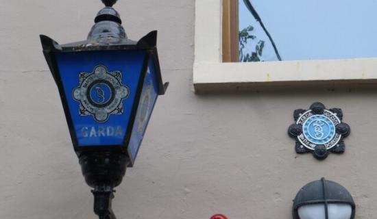Man 'roaring and shouting' with a hammer demands cash from staff at a shop in Carlow Town