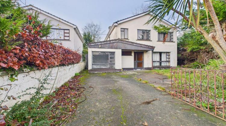 PICTURES: Fixer-upper six bed near Carlow university a potential business opportunity