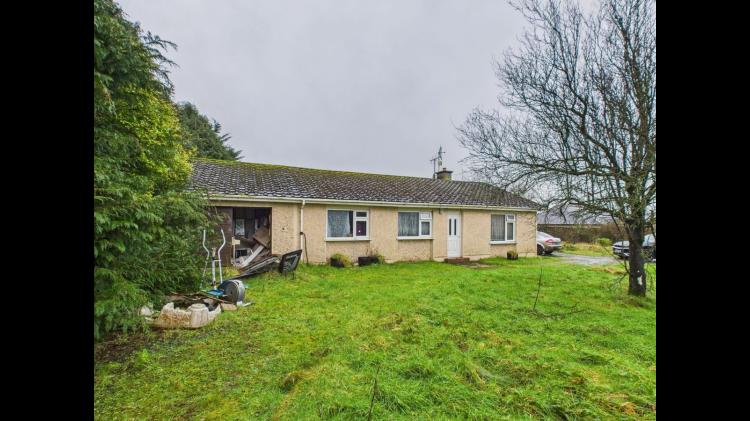 PICTURES: Bungalow in need of TLC goes up for sale in ideal location in Carlow
