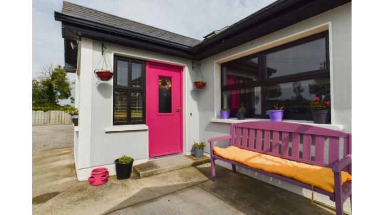 PICTURES: Step inside this gorgeous bungalow up for sale now in Carlow for &euro;475,000