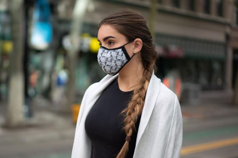EXPLAINED: How to tell the difference between Covid-19 and hay fever 