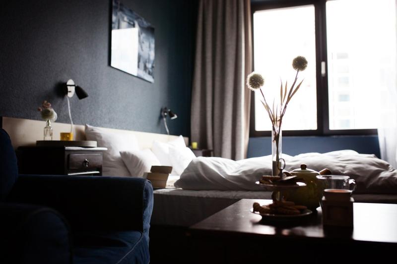 Regional hotel bookings bounce back 969% from lockdown while city rivals struggle