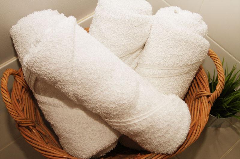 Ever wondered how to fold towels like a fancy hotel or spa? Here's how to in just 30 seconds