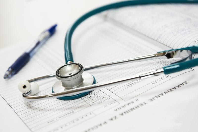 Opposition party calls on government to purchase spaces in private hospitals 