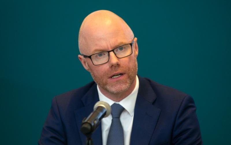 Expiration of vaccine certs to be 'kept under review' says Donnelly 