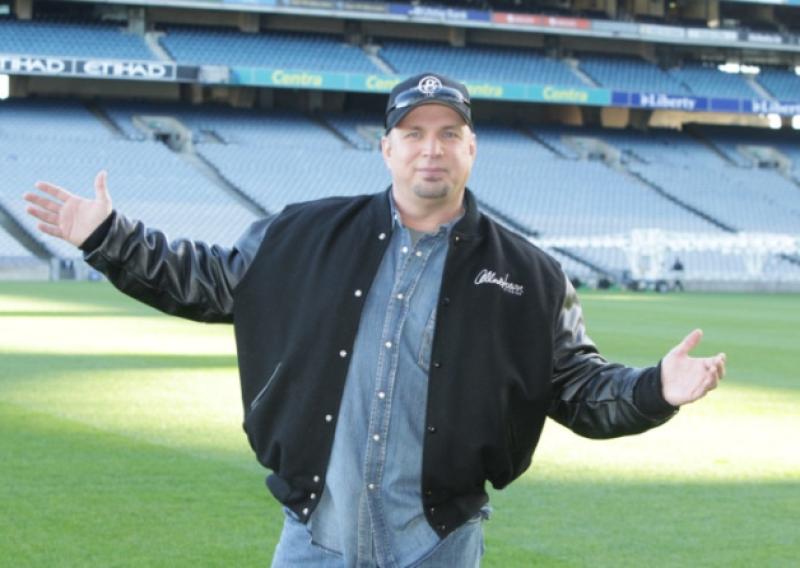 Garth brooks holds press conference in Croke Park ahead of Thursday's ticket sales 
