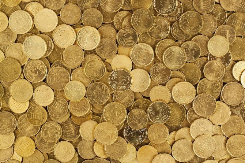 Pay bump for workers as minimum wage set to rise in January 2022