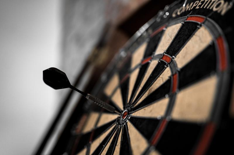 Carlow's Steve Lennon advances to next stage of World Darts Championship