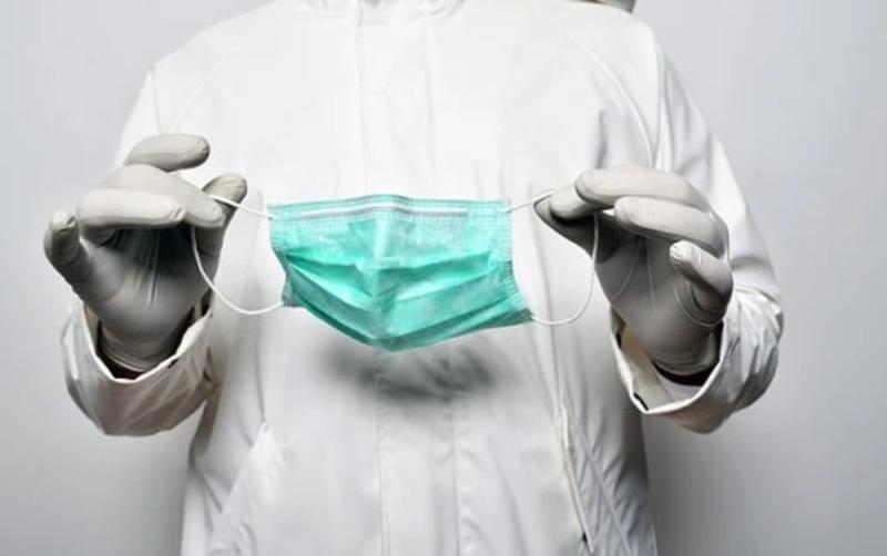 Figures for Covid-19  patients in hospital and ICU plummet