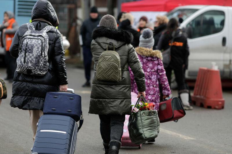 Volunteer teachers sought to help teach Ukrainian refugees English