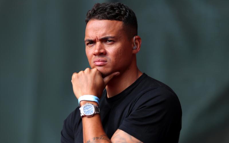 Former Premier League player accused of using mobile phone at the wheel