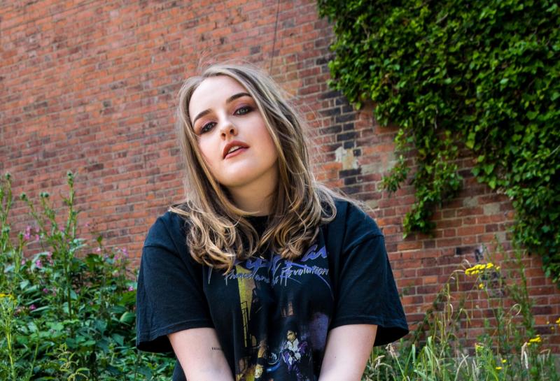 Musician Nell Mescal's debut EP vinyl 'Can I Miss It For A Minute?' sells out in under an hour