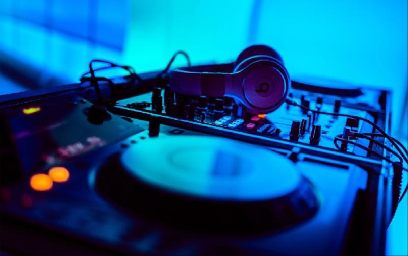VISUAL Carlow open their doors for an over 18’s club night with local DJs