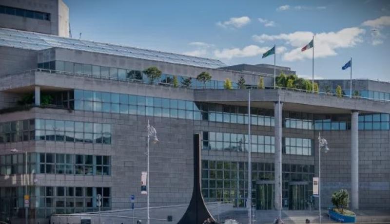 Dublin resident fumes area is ‘knee-deep in rat faeces and people from Donegal'