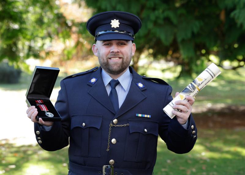 Two gardaí leap into action to save man from car moments before explosion