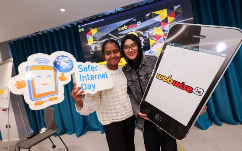 Two St. Leo’s College Carlow students receive training from the Webwise Youth Advisory Panel