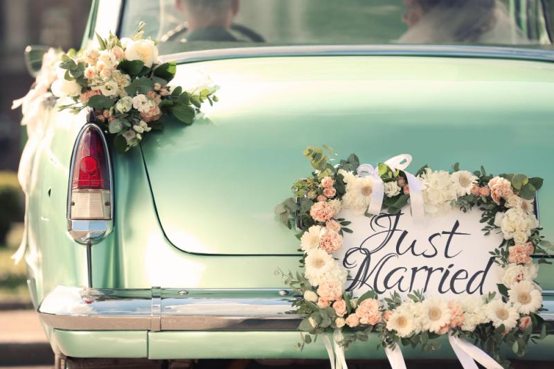 Bride's dream Irish wedding turns nightmare over ongoing Air Lingus strike action