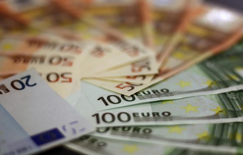 Families in line for lump-sum payments in Budget as cost-of-living packages confirmed