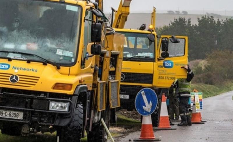 Thousands of homes and businesses across Ireland without power as Storm Ashley wreaks havoc