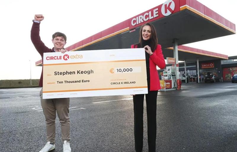 Local Carlow man wins €10,000 in giveaway from local garage