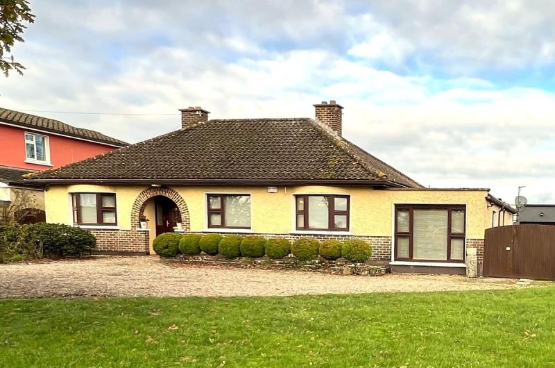 PICTURES: Three bed bungalow and studio home up for grabs in ideal Carlow location