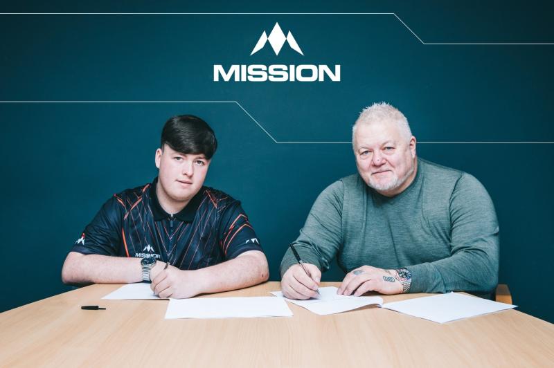 Young Carlow star's darts dream takes big step with major deal after breakout year