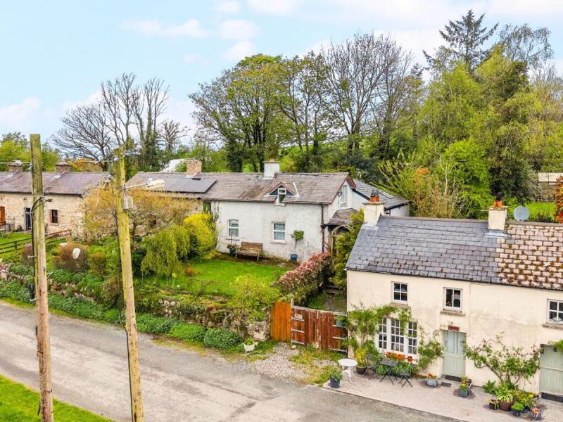 PICTURES: Take a look inside this beautiful country cottage in prime Carlow location
