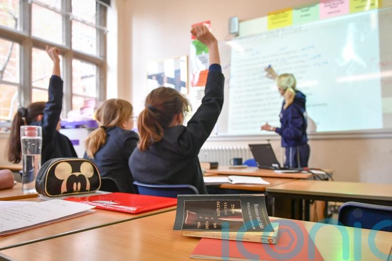 Registration fees for Ukrainian teachers to be reviewed after TD raises concerns 
