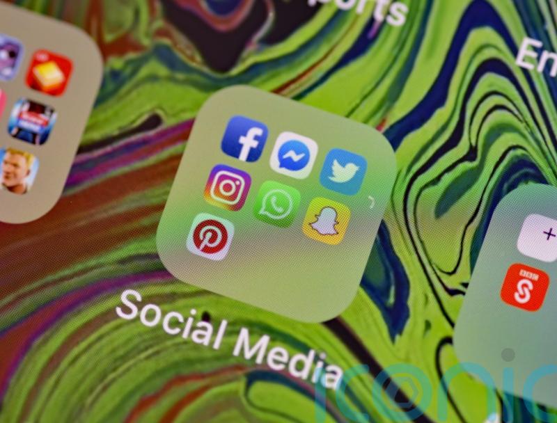 Fraud expert warns of fake messages circulating in Carlow