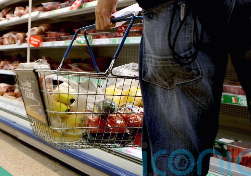 Retailers reduce cost of own-brand milk