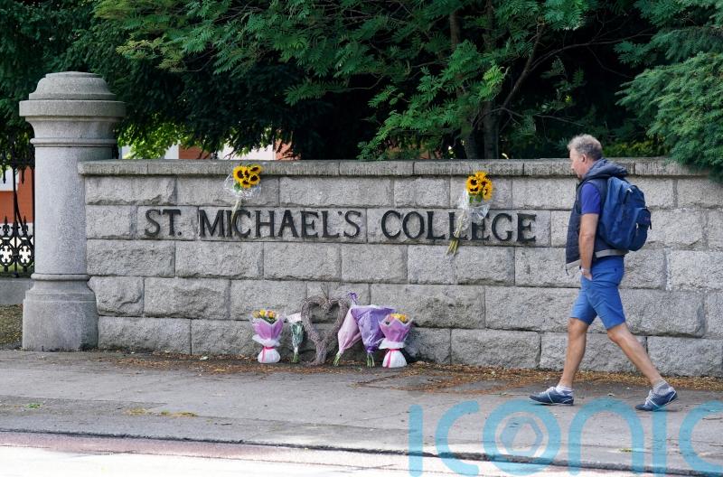 Irish students form guard of honour on Greek island after teenagers’ deaths