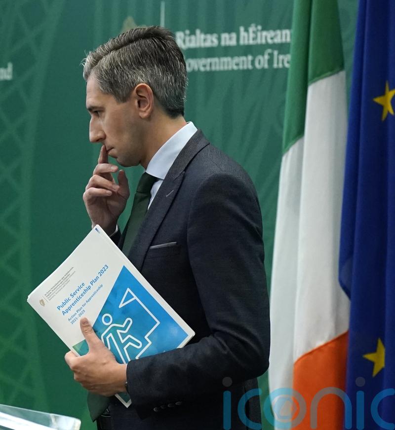Harris criticises ‘guff’ over bank delays in deposit rate increases