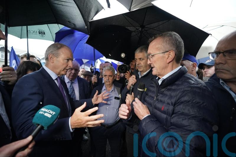 Tanaiste to ‘reflect’ on issues raised by farmers at Fianna Fail think-in