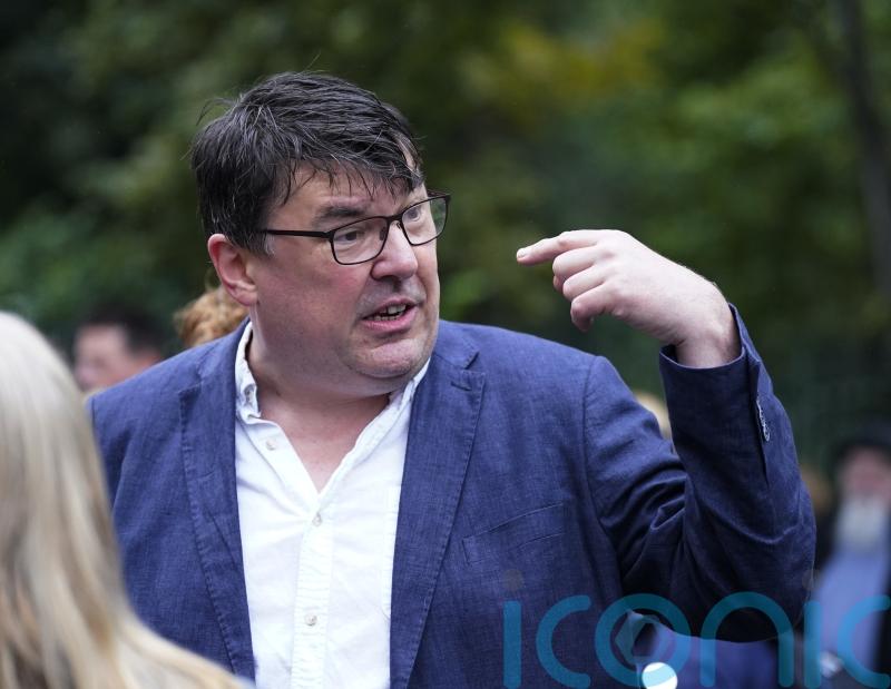 Graham Linehan lauds Richard Ayoade and Jonathan Ross’s bravery in backing  him