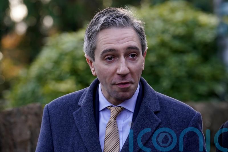 Simon Harris says ‘I feel really bad’ after encounter with carer in Cork